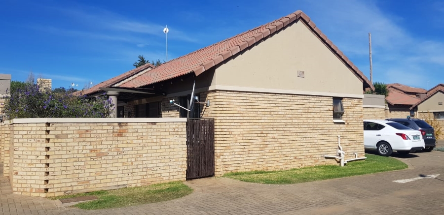 To Let 2 Bedroom Property for Rent in Bainsvlei Free State